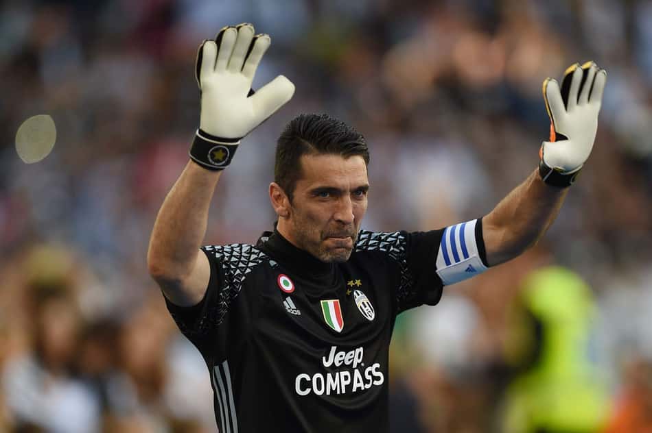 Buffon destaca Neymar como melhor entre craques: 'Deveria ter vencido cinco Bolas de Ouro'