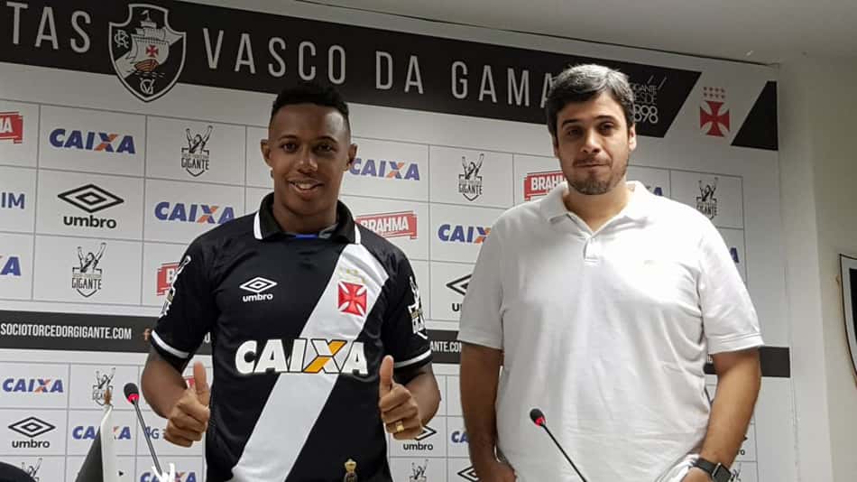 Versátil, Wellington espera por chance de estrear logo no Vasco
