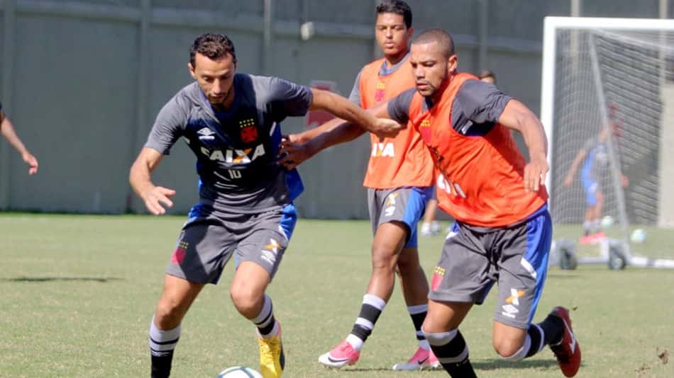 Vasco anuncia contratação do zagueiro Lucas Rocha