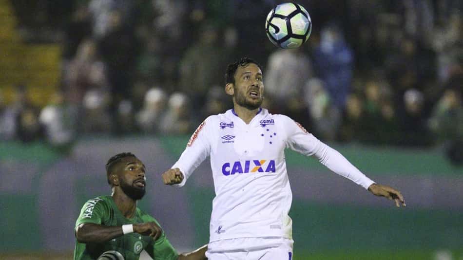 Cruzeiro segura Chapecoense e vai às quartas de final da Copa do Brasil
