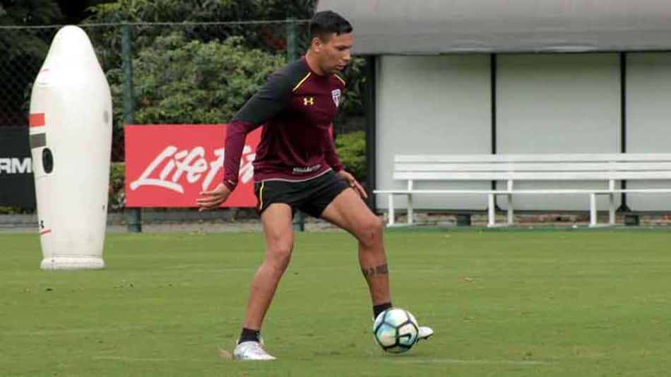 Trio se recupera e fica à disposição de Ceni para enfrentar Vitória na quinta