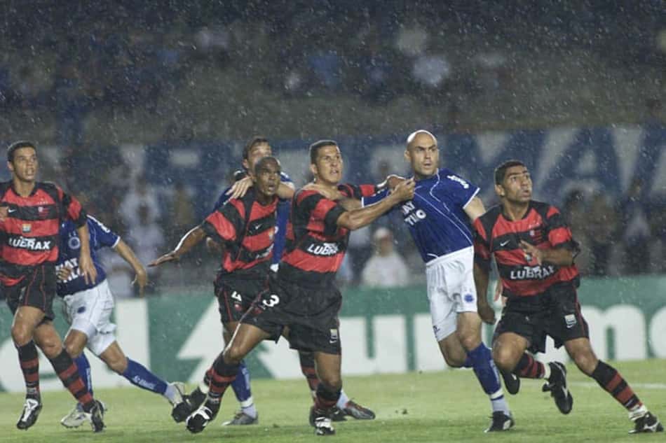 Decisão da Copa do Brasil de 2017 marcará o quinto encontro de Flamengo e Cruzeiro em edições do torneio. Até o momento, o Rubro-Negro levou a melhor em duas vezes, e a Raposa venceu outras duas. 