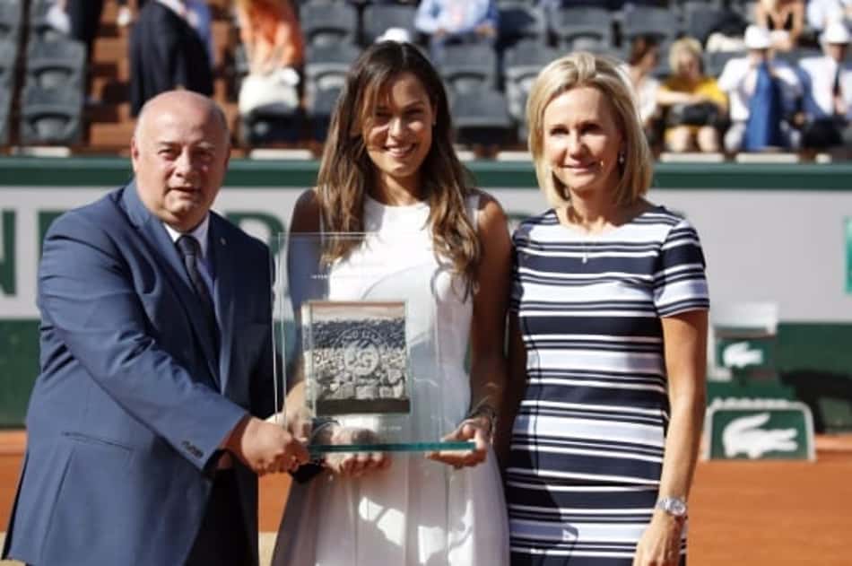 Ana Ivanovic é homenageada no Aberto da França 