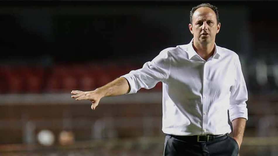 Por chance no Brasileiro, Ceni pede para clube evitar vender jogadores