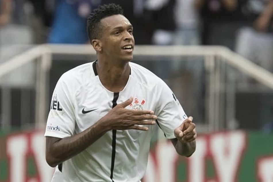 No Majestoso, Jô defende 100% em clássicos e eficiência no Brasileirão