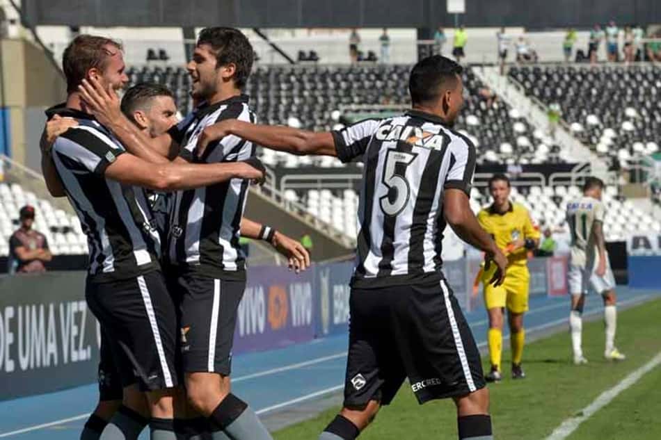 Zagueiro do Botafogo entra na Seleção das Estatísticas do Brasileirão