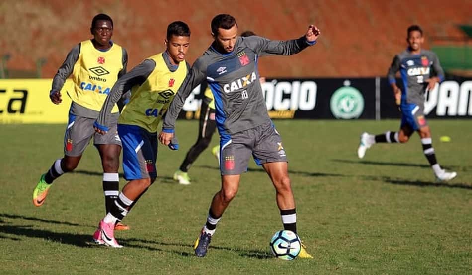 Nenê durante treino do Vasco em Chapecó. Confira a seguir a galeria especial do LANCE! com outras imagens