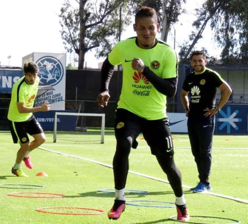 Grêmio oficializa a contratação do equatoriano Michael Arroyo