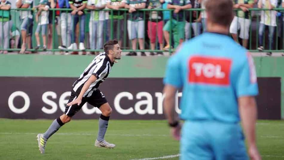 Vitória única do Botafogo na Arena Condá inspira o time de Zé Ricardo