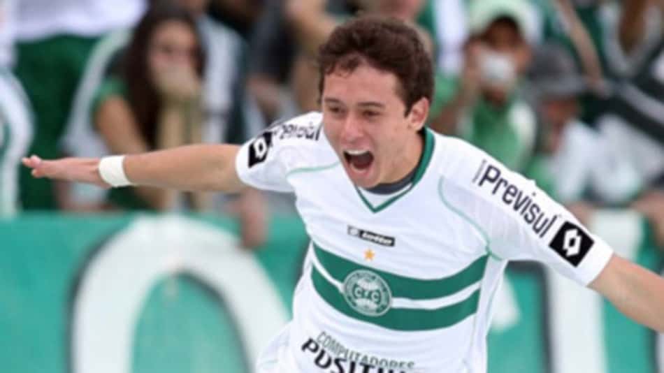 Keirrison faz acordo milionário e retorna ao Coritiba após um ano e meio