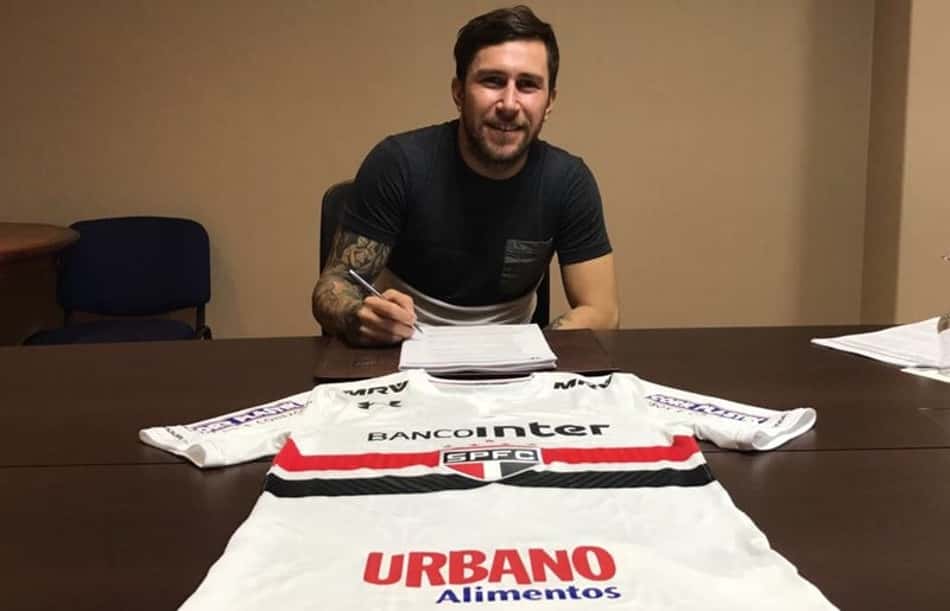 Meia Jonatan Gómez assina contrato de três temporadas com o São Paulo