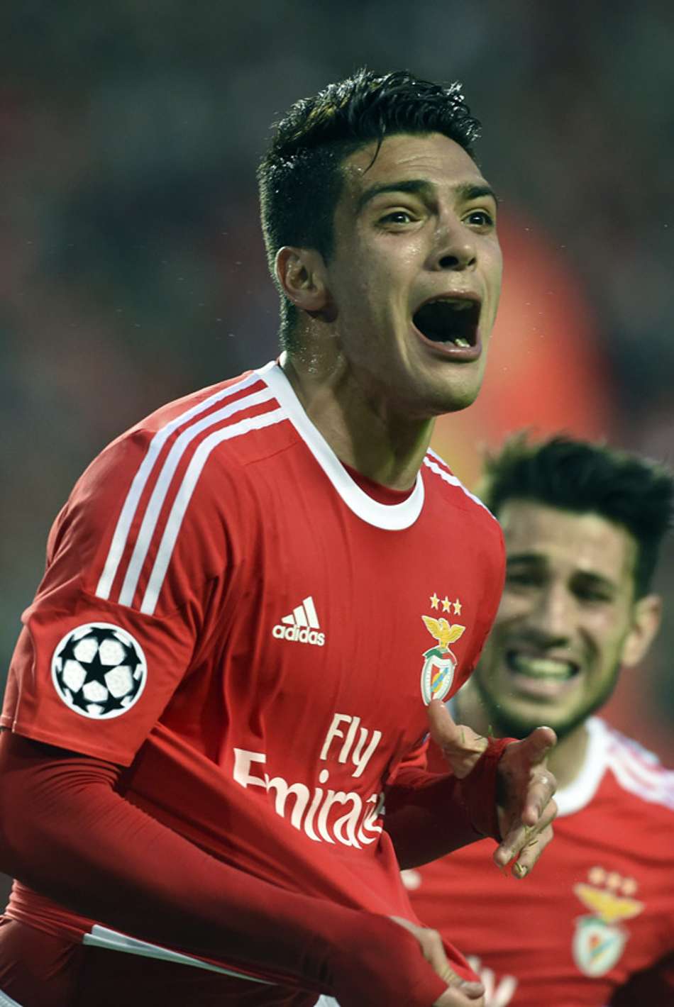 Clube da Premier League espera anunciar atacante do Benfica nas próximas horas