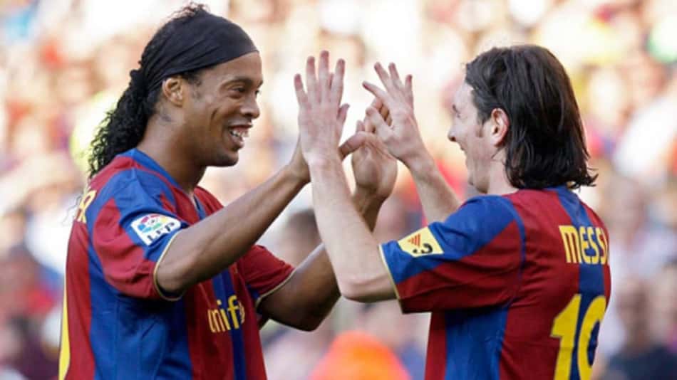 Ronaldinho Gaúcho comenta situação de Messi no Barcelona: 'Tem que ficar'