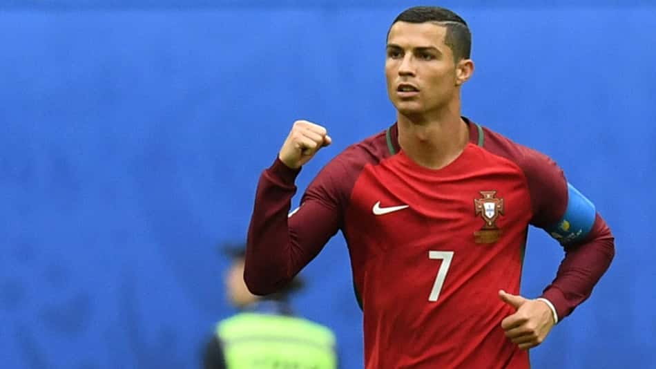 Sempre ele! CR7 marca, Portugal goleia Nova Zelândia e avança líder