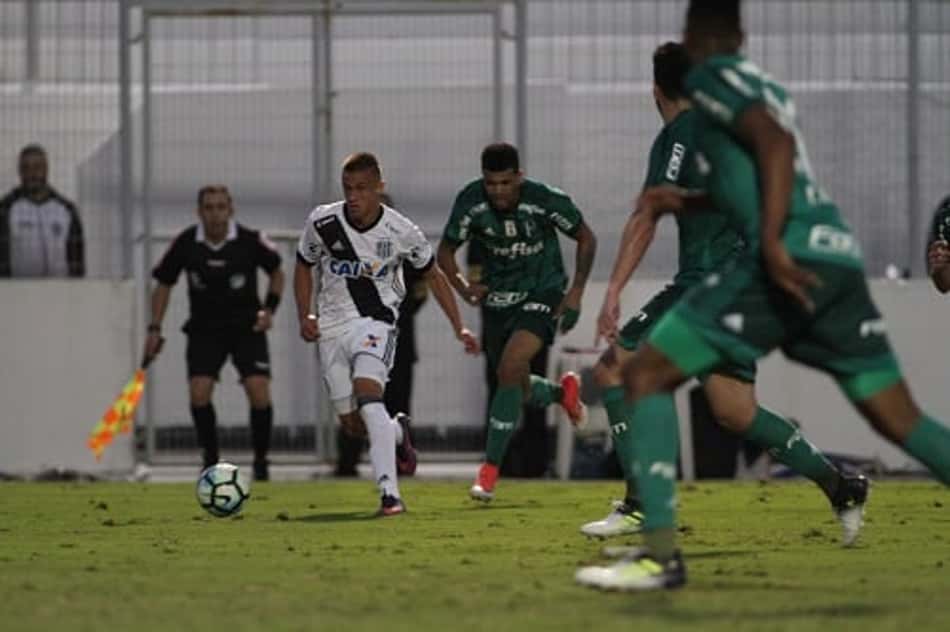 Após estreia, Saraiva garante estar pronto para ajudar a Ponte Preta