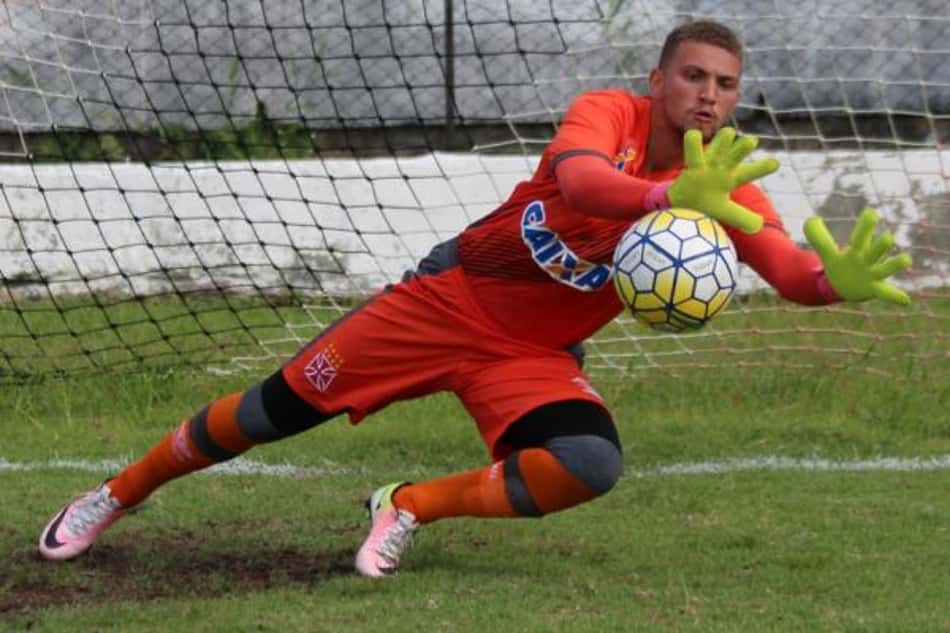 Vasco rescinde contrato de goleiro do sub-20