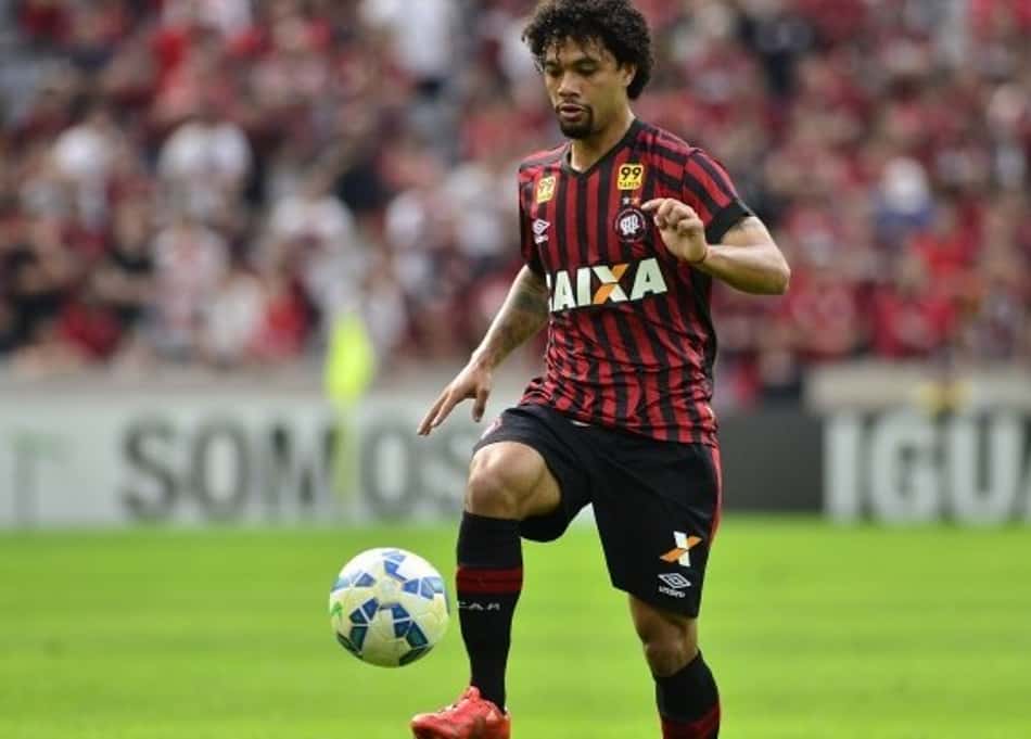 Negociação avança, e Bordeaux-FRA se aproxima de volante do Atlético-PR