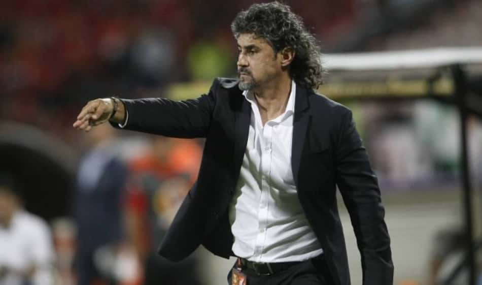 Classificou o clube na pré-Libertadores, goleou na estreia, time lidera grupo e…foi demitido. Confira o técnico que foi dispensado nessa situação