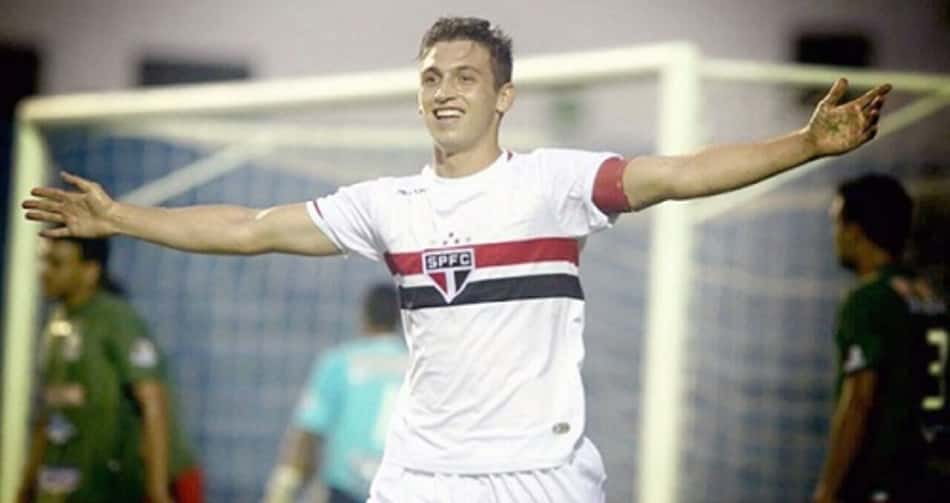 Zagueiro Hugo Gomes, do São Paulo, reforça Atlético-GO