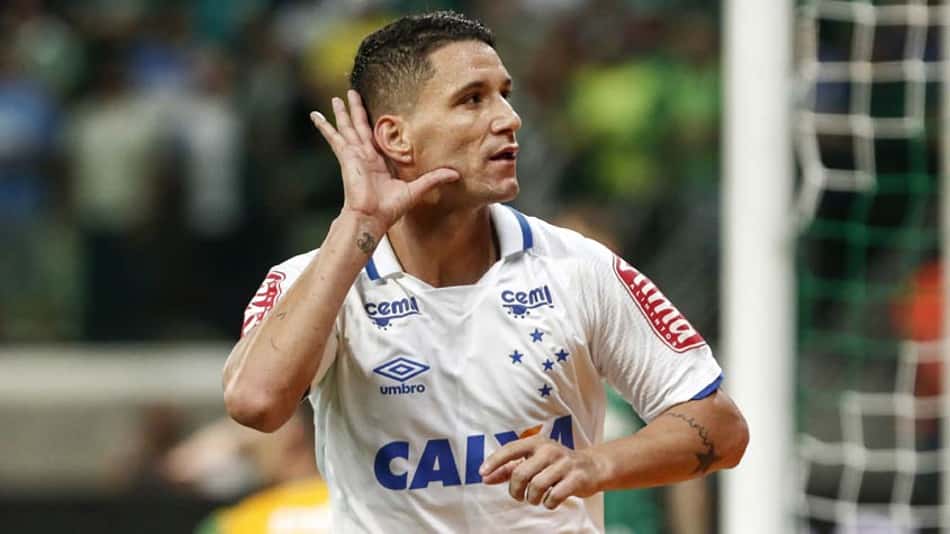 Top 25: os meias com mais finalizações certas no Brasileirão