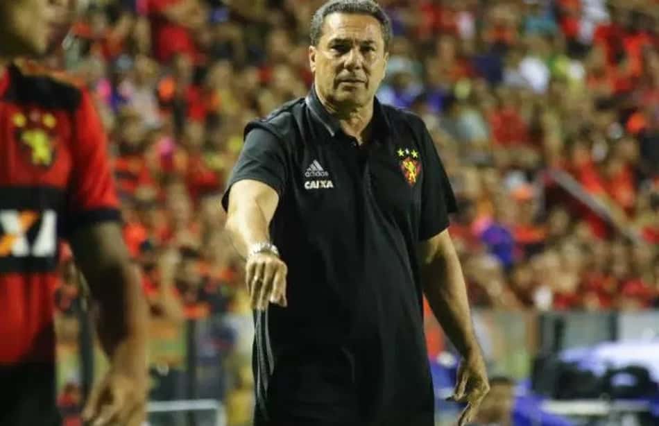 Diretor confirma áudio vazado de Luxemburgo no vestiário da Arena Grêmio; Confira