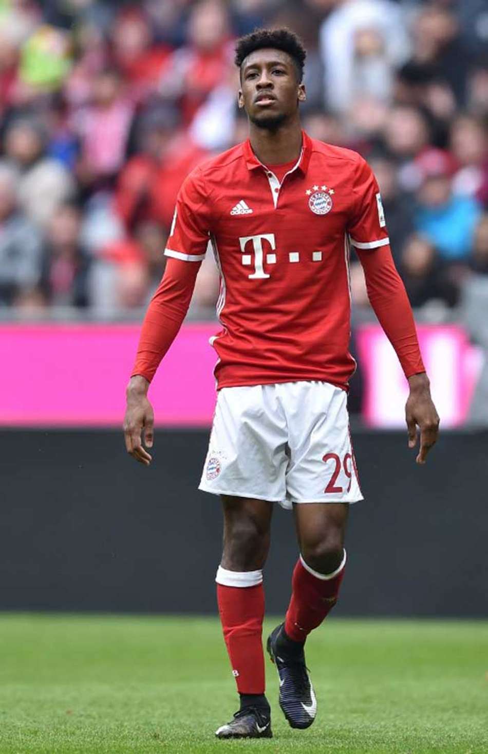 10º - Kingsley Coman - Antes emprestado pela Juventus, o atacante francês de 21 anos é, oficialmente, jogador do Bayern de Munique. A contratação teve valores na casa dos 21 milhões de euros (R$ 78,8 milhões)