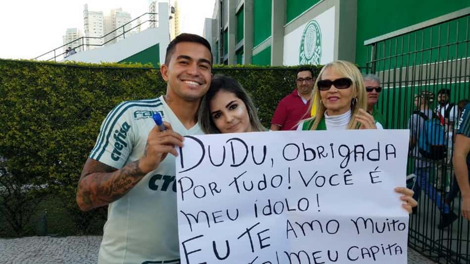 Dudu com torcedores na Academia 