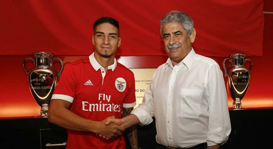 Benfica anuncia a contratação de Cristián Arango por cinco anos