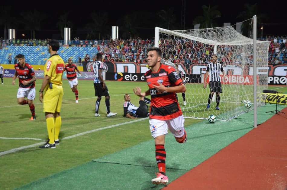 ATUAÇÕES: Maia e falha de ex-santista salvam 'misto frio' do Peixe
