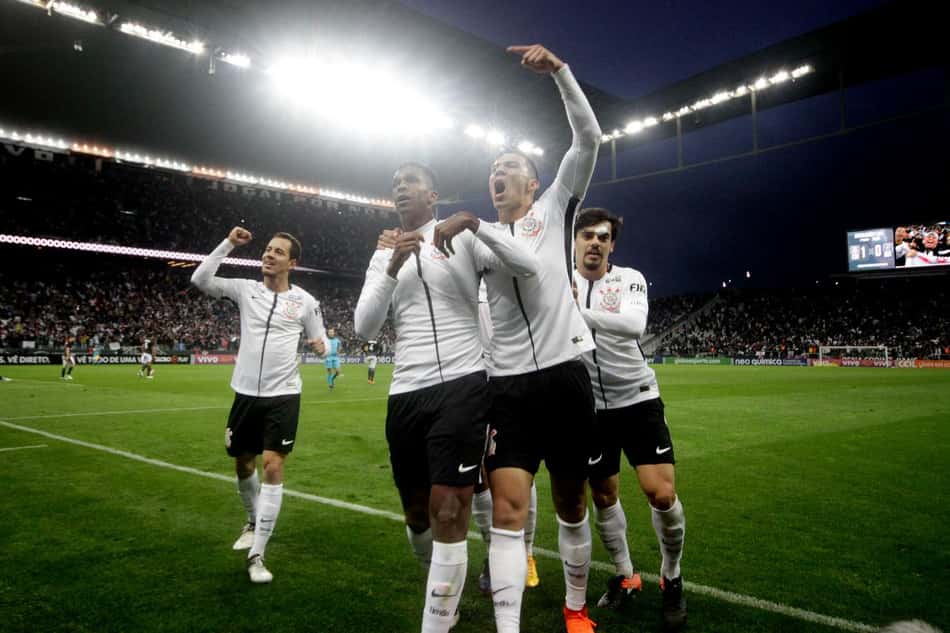 Timão tem a maior vantagem da história em 15 jogos: veja ano a ano