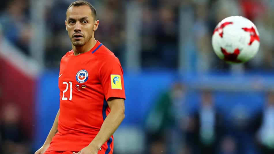 Volante do Racing pode retornar ao futebol espanhol