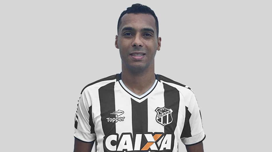 Artilheiro renova com Ceará por mais uma temporada