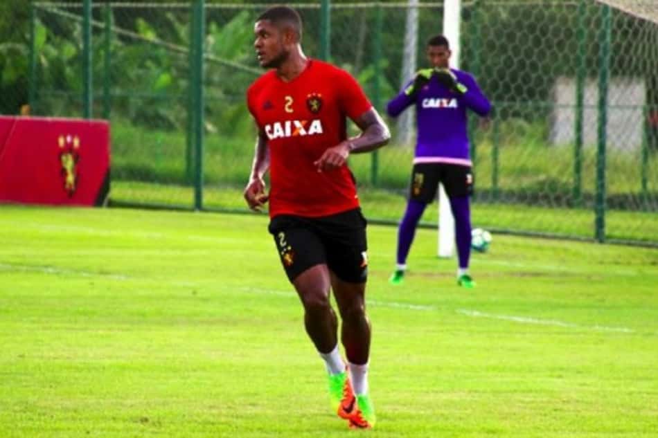 Volante artilheiro quer o primeiro gol no Brasileirão contra o Cruzeiro