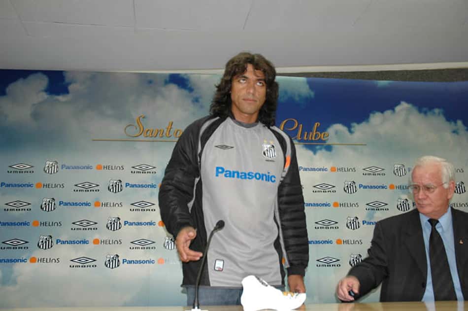 Aniversariante, Henao recebe "homenagem" de torcedor: 'Arruinou a minha vida'