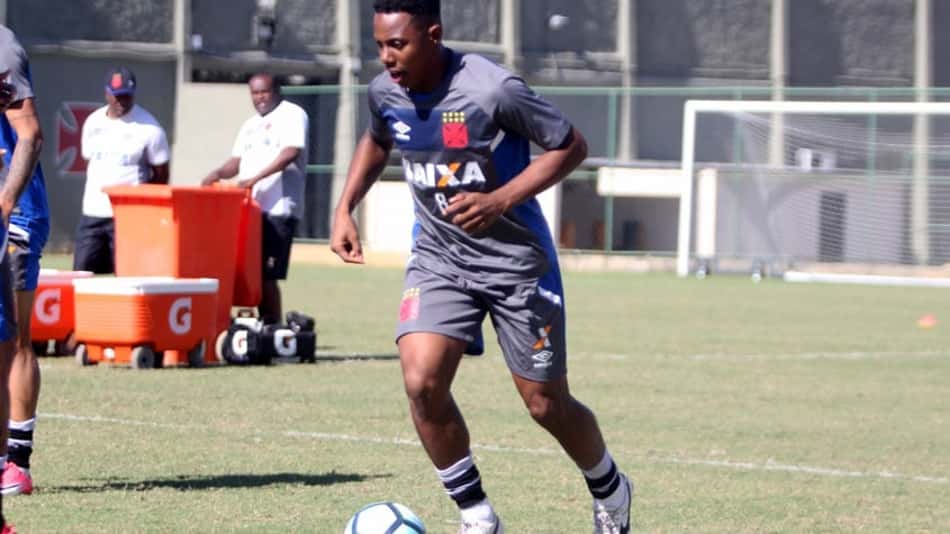 Wellington com a camisa do Vasco. Confira a seguir outras fotos na galeria especial do LANCE!