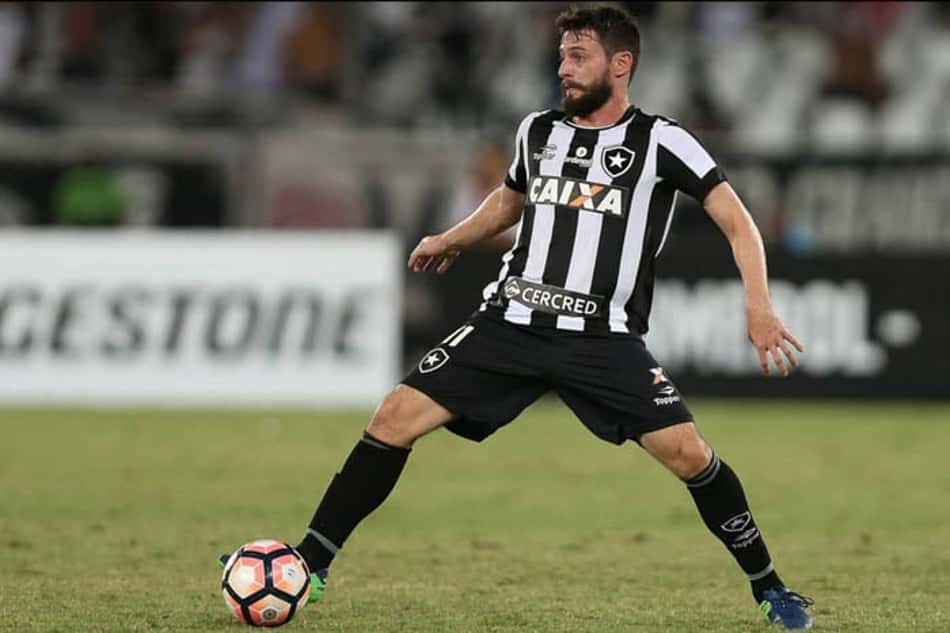 João Paulo quer Botafogo inteligente e ambicioso contra o Grêmio