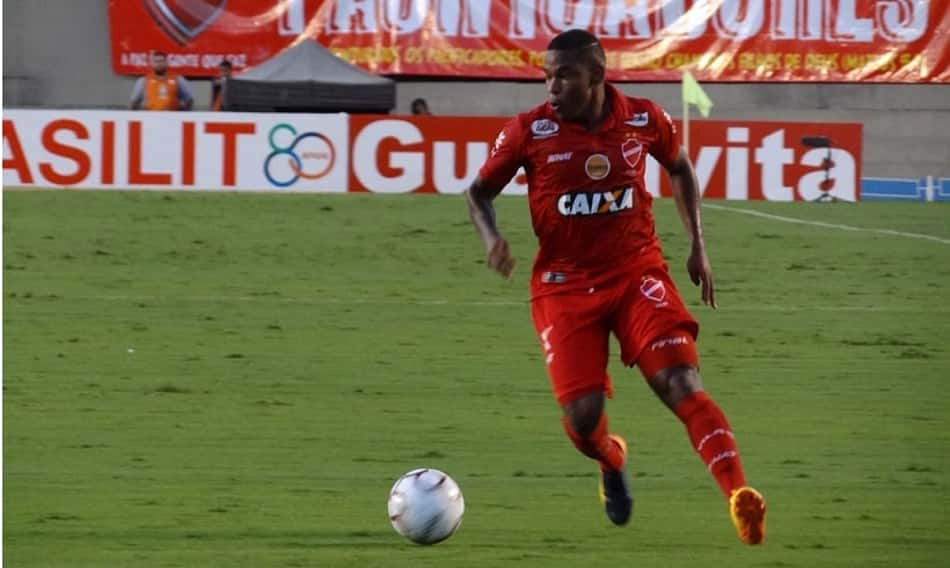 Alan Mineiro é uma das principais armas do Vila Nova (Foto: Paulo Massad/Vila Nova)