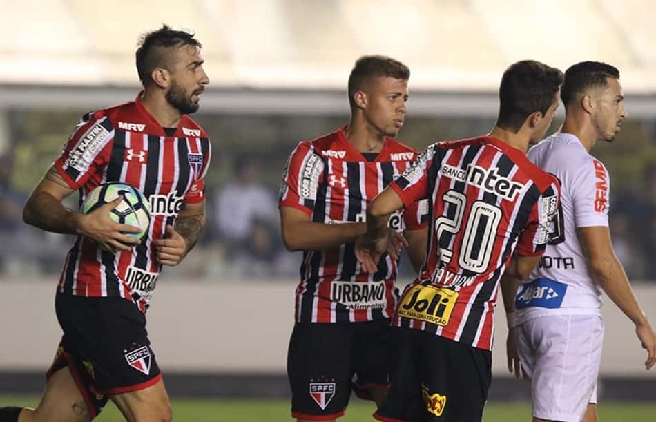 Pratto desabafa: 'Como capitão eu não posso perder um pênalti assim'
