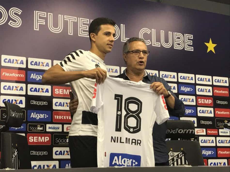 Nilmar vestirá a camisa 18 no Santos 