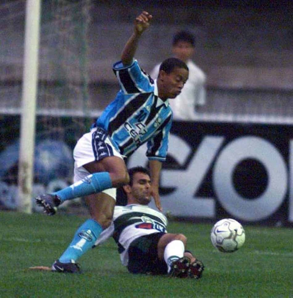 Grêmio não parabeniza Ronaldinho Gaúcho pelos 40 anos