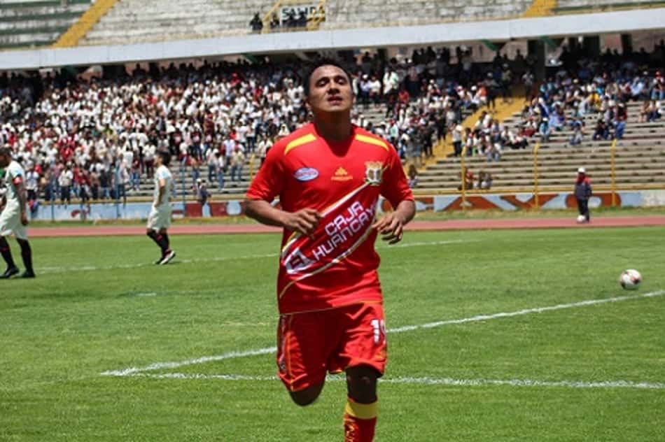 Meia do Sport Huancayo é oferecido a clube argentino