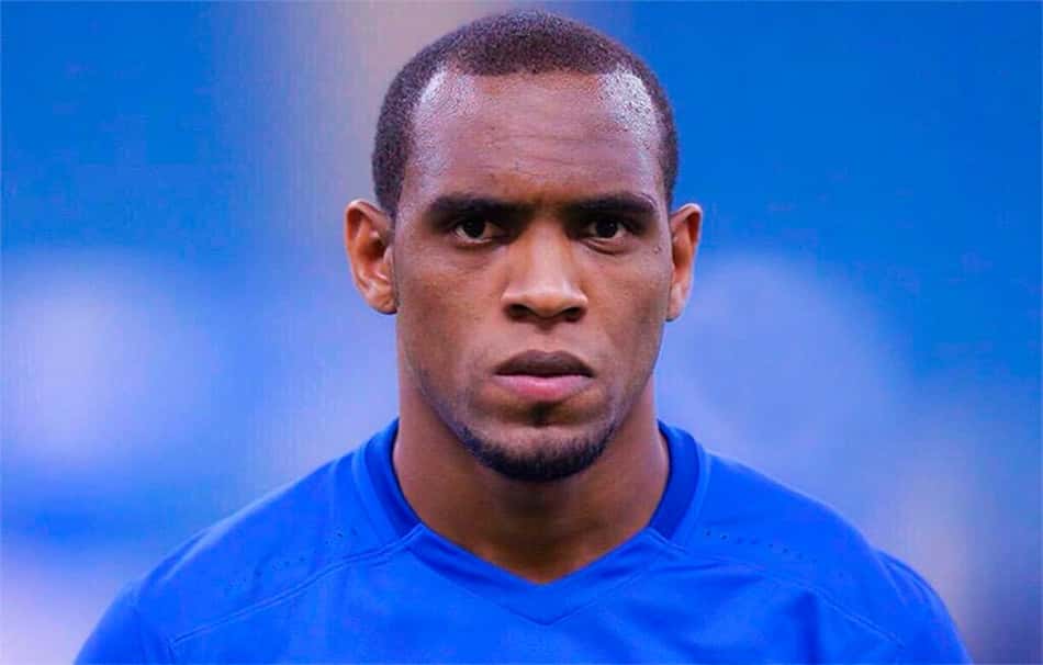 Cruzeiro anuncia a contratação de zagueiro, ex-Fluminense