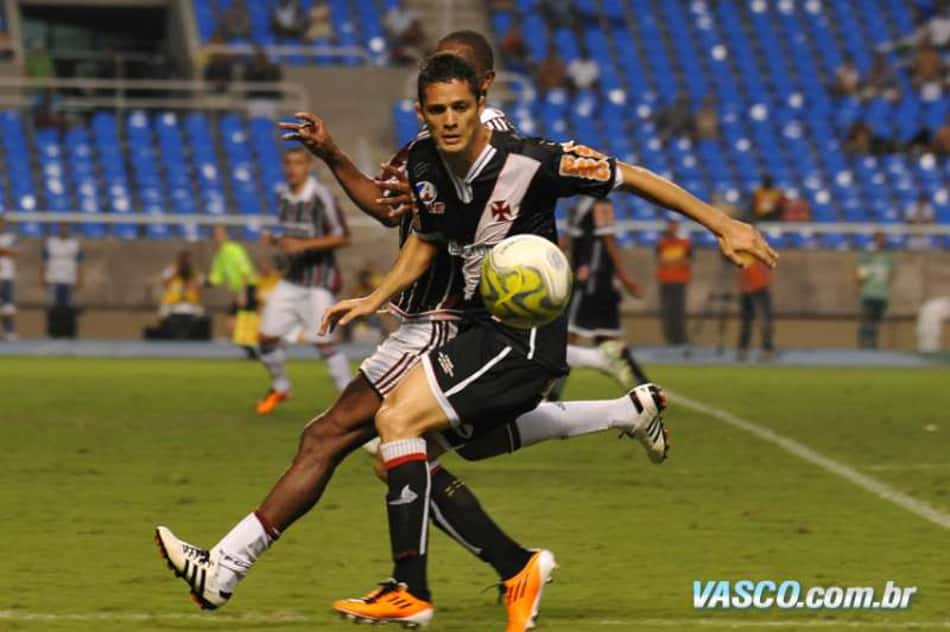 #AeroMartins: Zagueiro chega ao Rio neste sábado e torcida promete festa