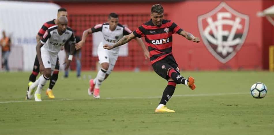 Mancini confirma interesse de Botafogo na contratação de Kieza