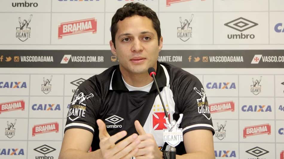 Felicidade na Colina! Anderson Martins retoma lembranças da Copa do Brasil de 2011