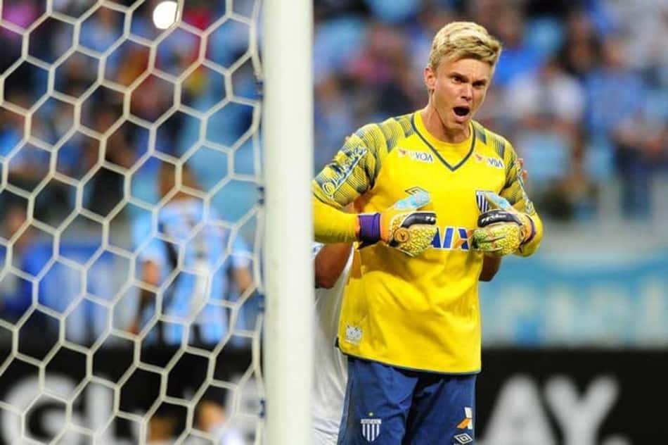 Jean, Vanderlei, Douglas Friedrich… Saiba quem são os goleiros com mais defesas no Brasileirão 2017