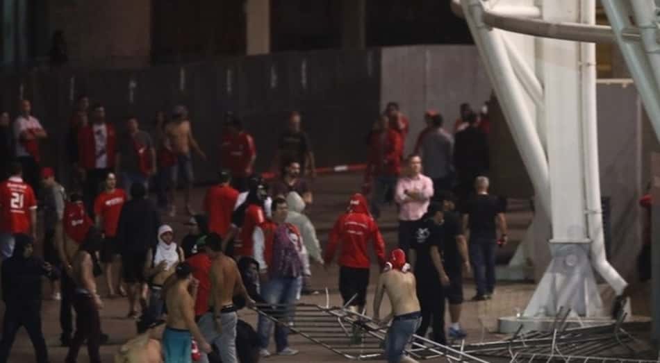 Protesto no Beira-Rio termina com torcedor preso após empate do Inter