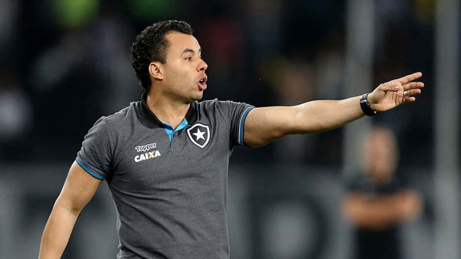 Atacar! Jair quer ofensividade para bater mais um campeão da Liberta