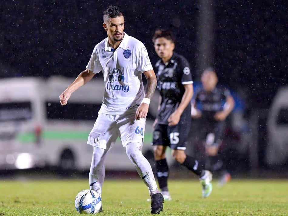 Em um mês, Rafael Bastos já assumiu papel de importância no Buriram