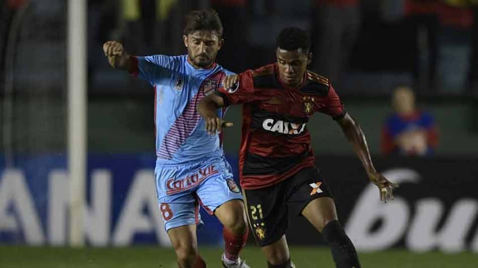 Henríquez comemora vaga do Sport nas oitavas da Sul-Americana